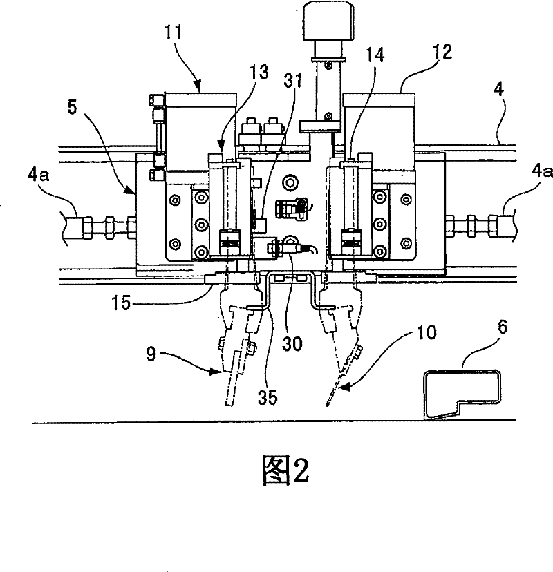 Arrangement for regulating pressure of scratch board in automatic silk screen dyeing machine