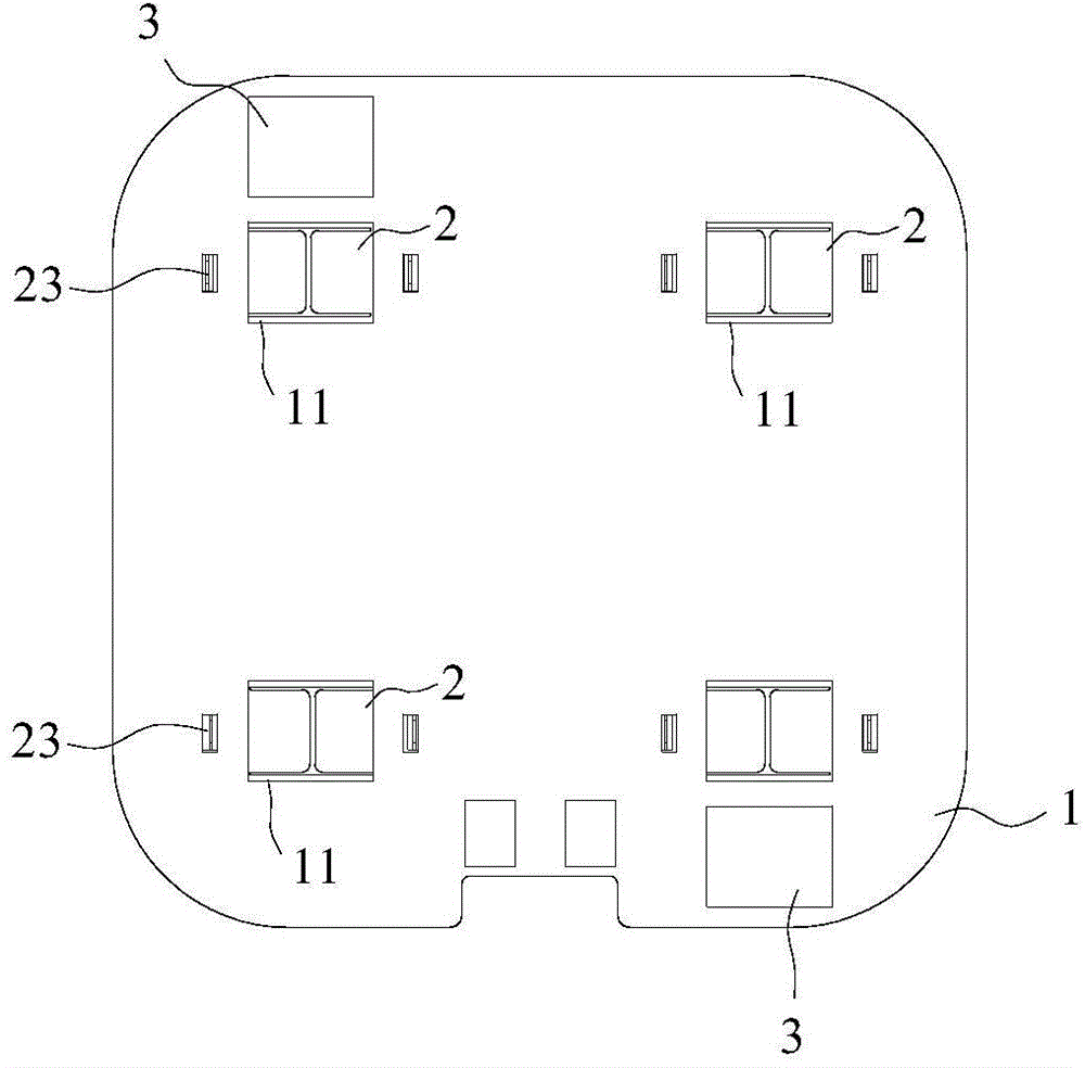 Surface-mounted protecting plate and battery pack with same