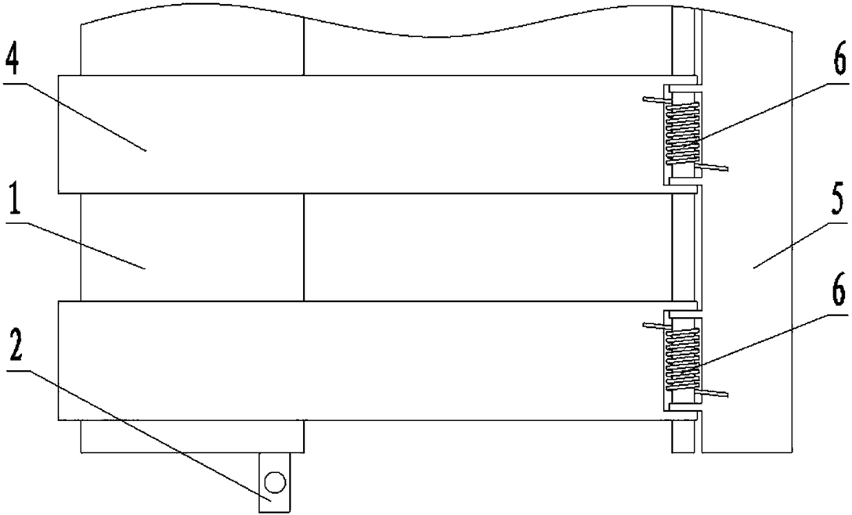 Cloth clamping device with tensioning effect