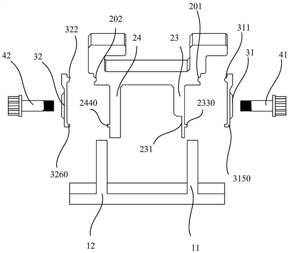 Turbine outer ring connection assembly, gas turbine engine and connection method