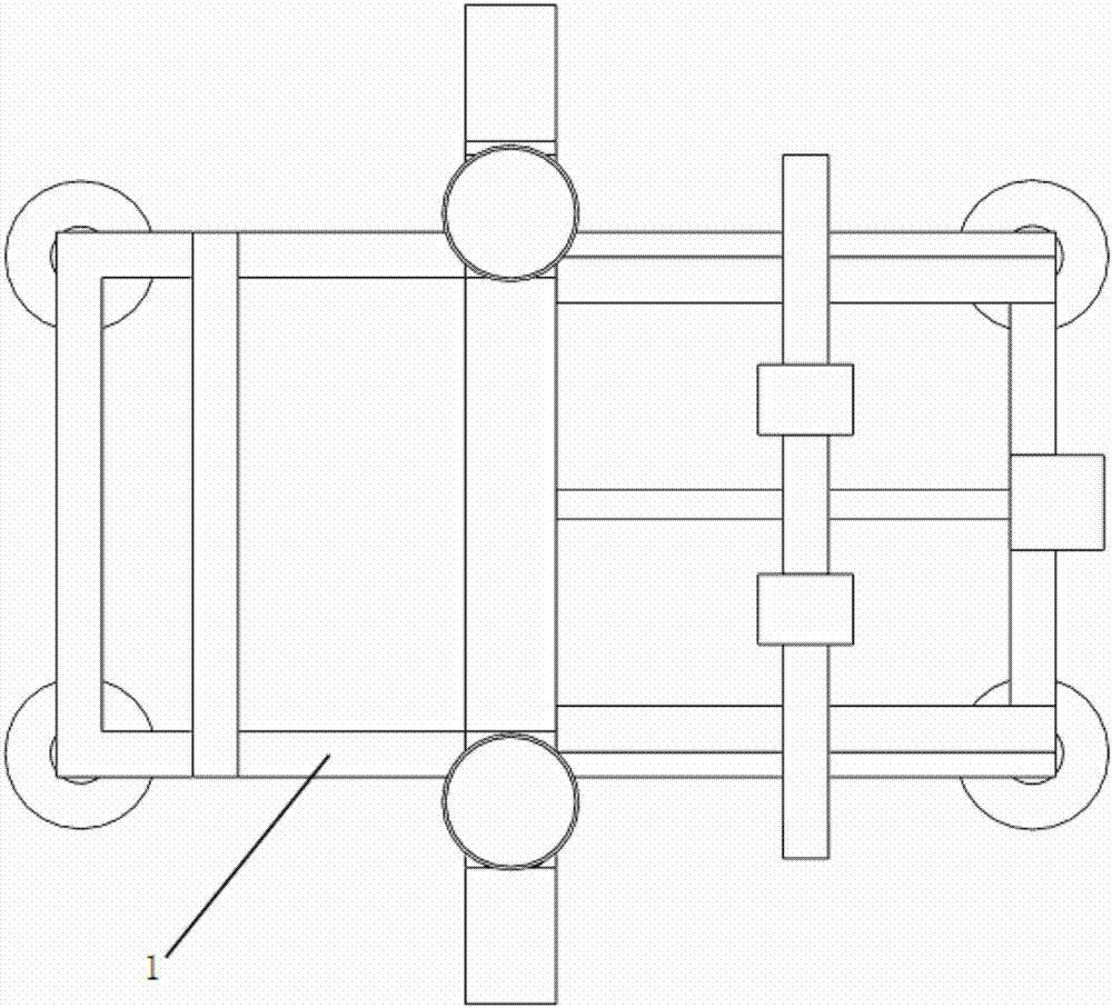 Automatic feeding type aluminum plate corner cutting device