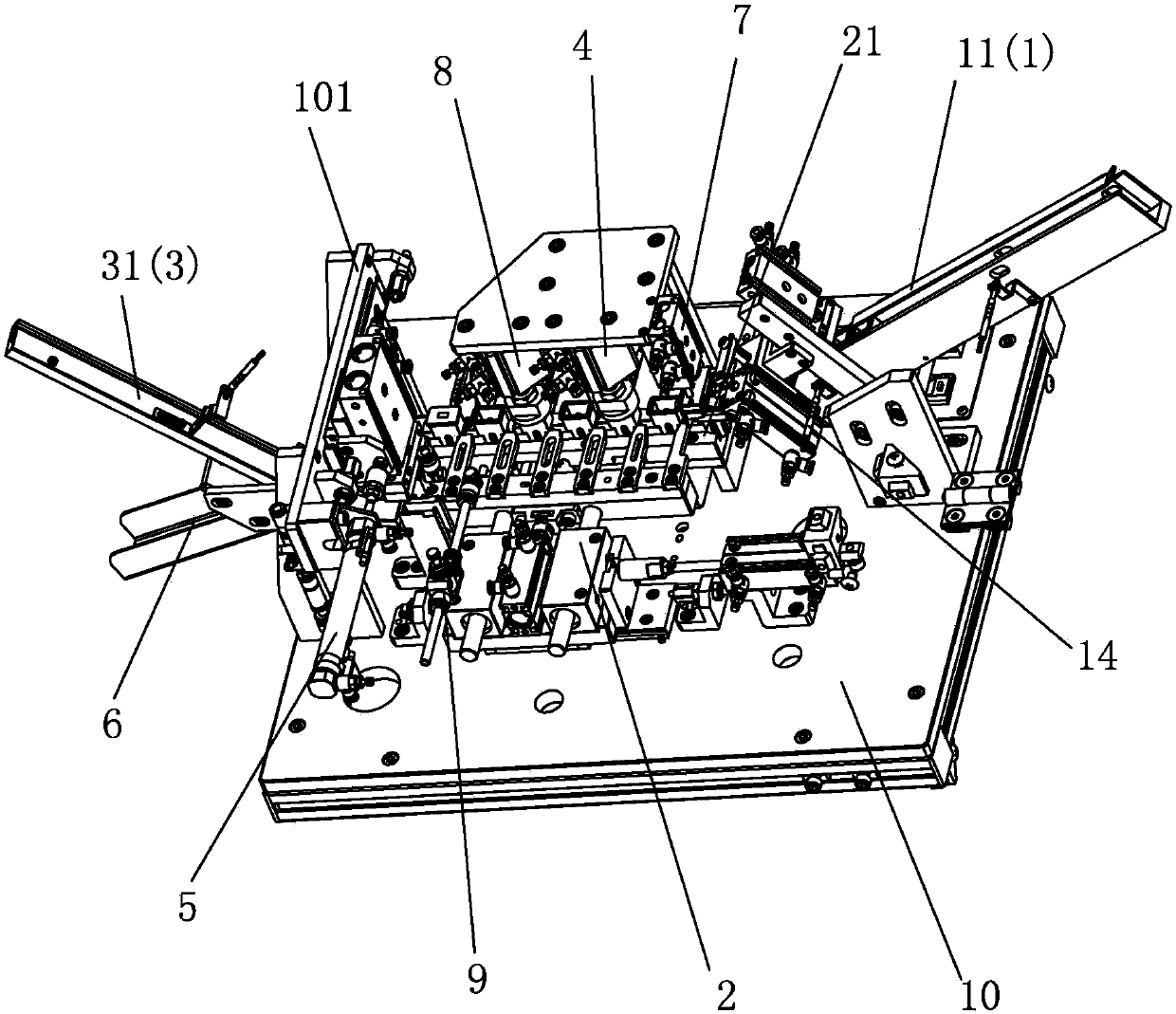 Automatic assembling machine for inserted type fuse and automatic assembling method for inserted type fuse