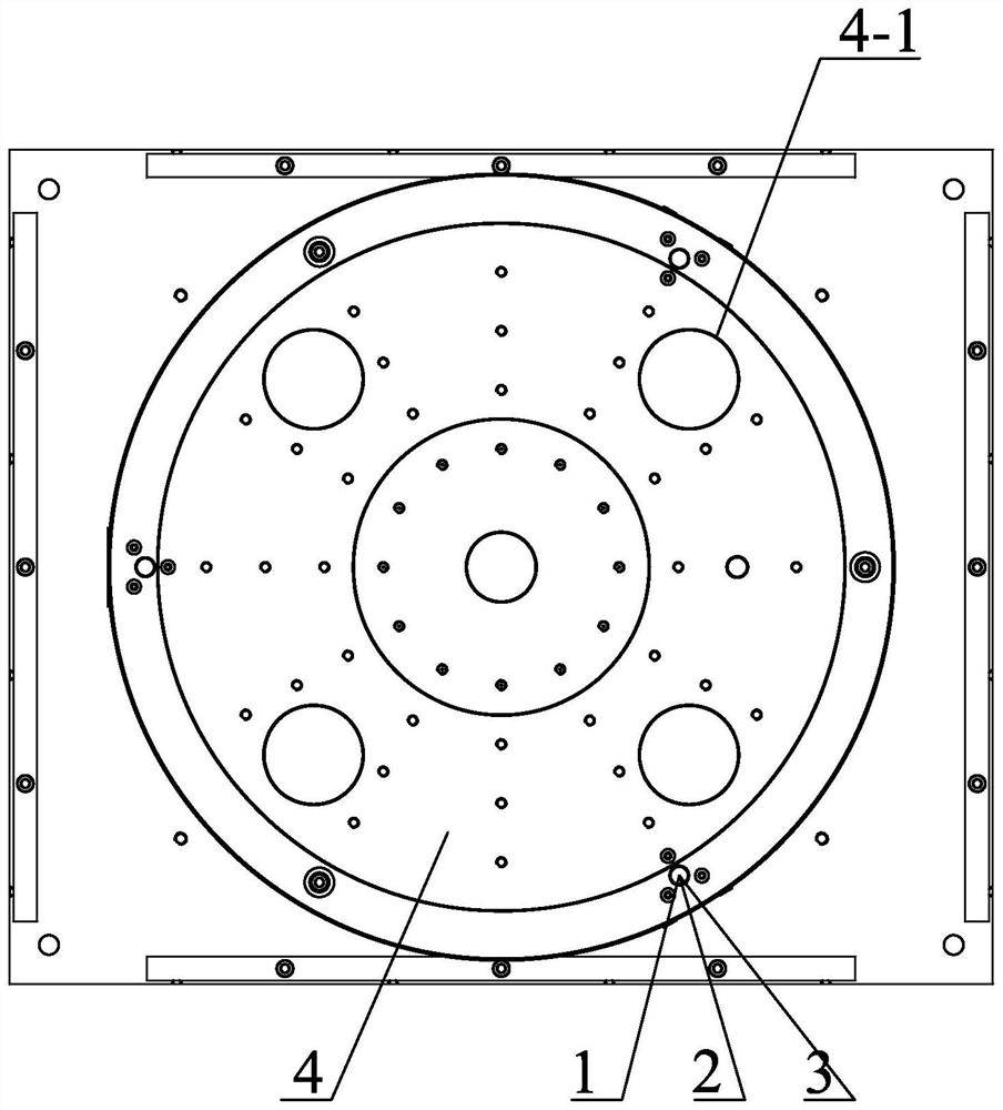 Two-dimensional centroid measuring device and measuring method thereof