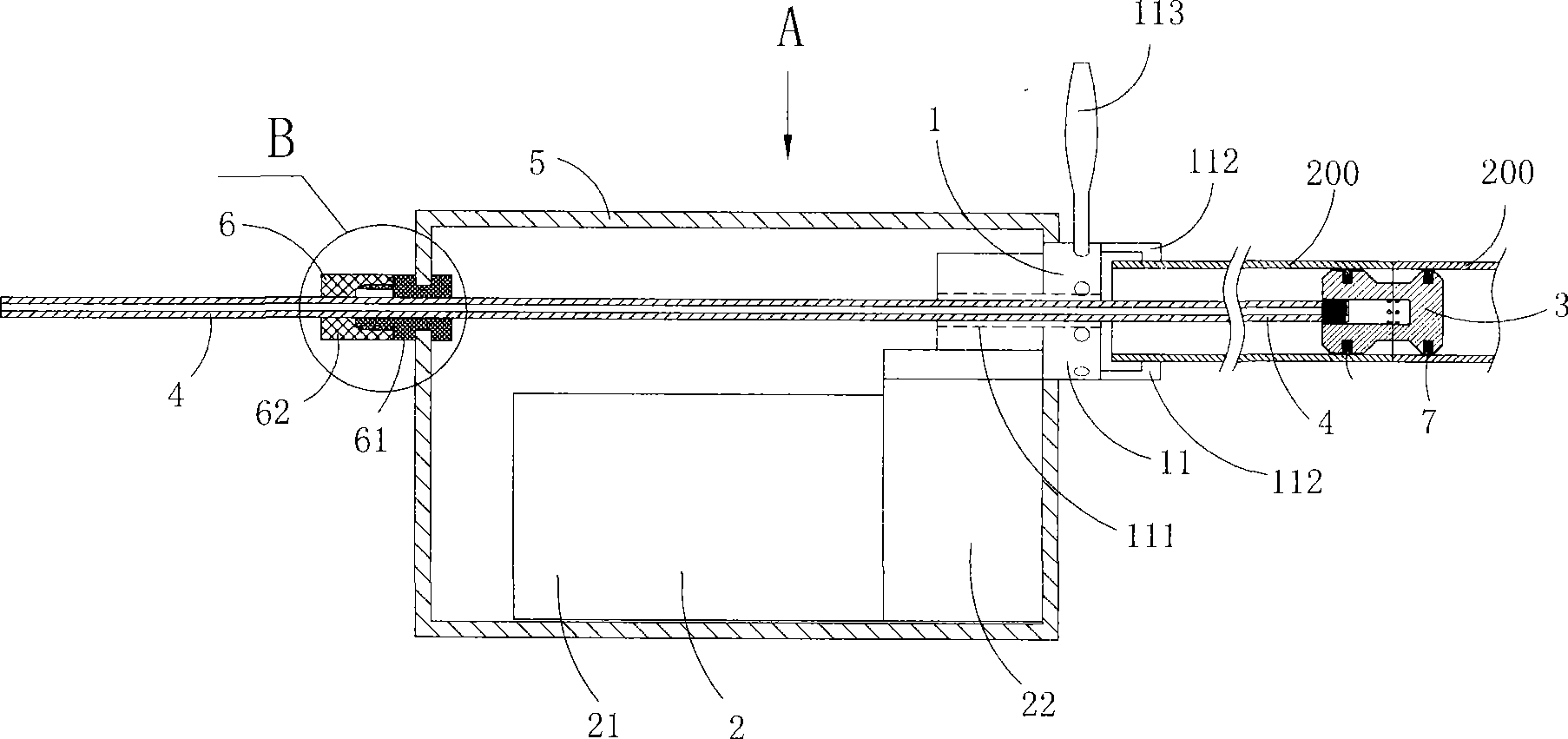 Shield-arc welding device with aerating device inside tube