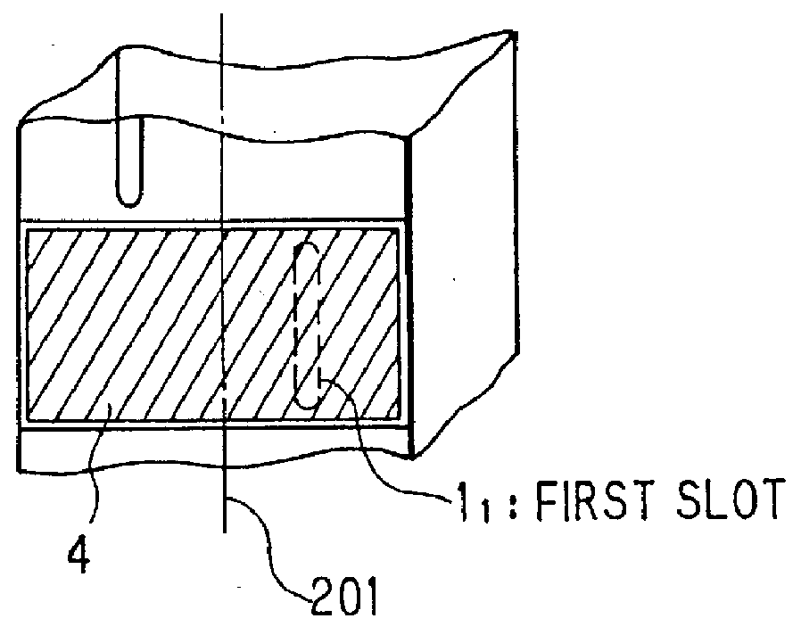 Shaped beam array antenna for generating a cosecant square beam