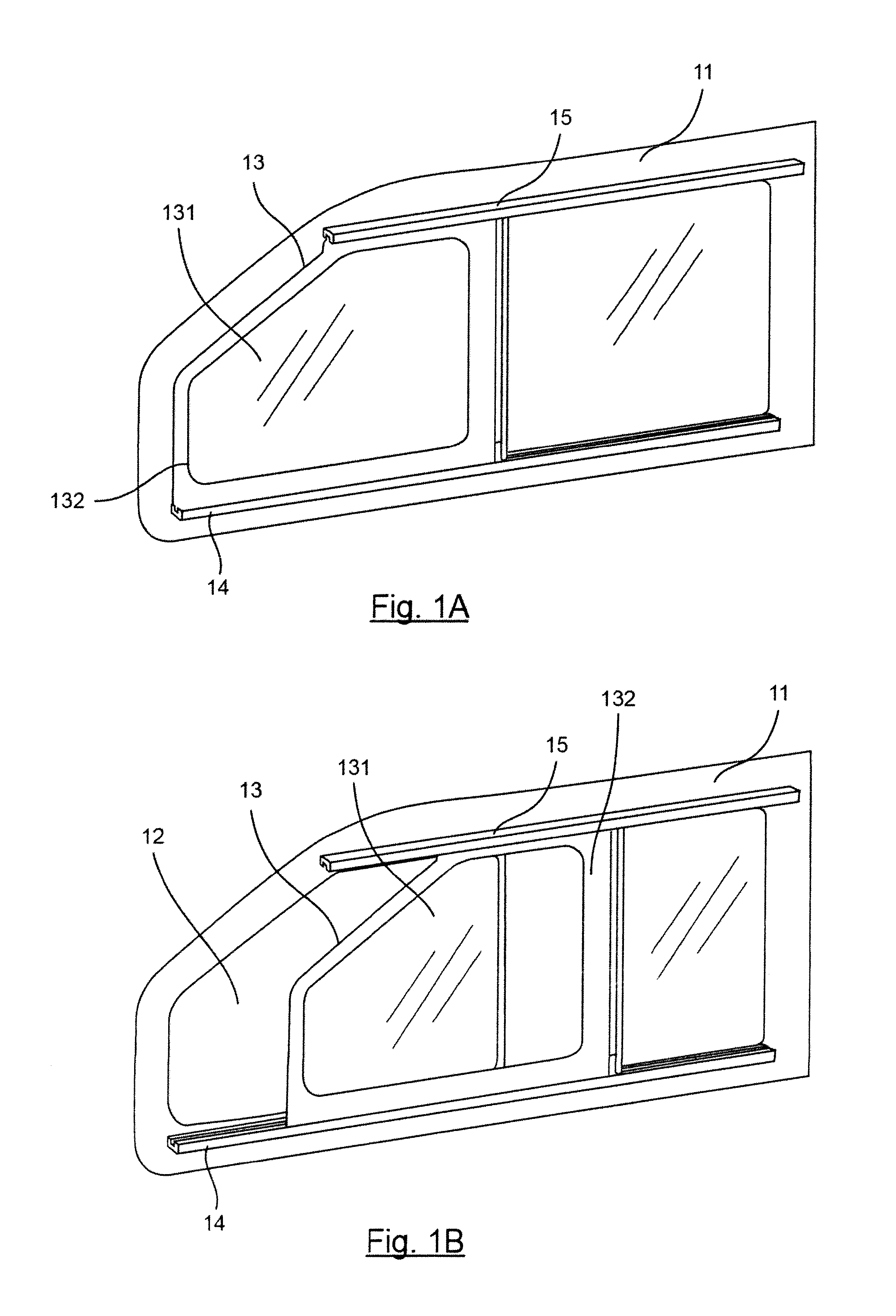 Device for closing off an opening made in a structural element comprising synchronization, and corresponding automobile