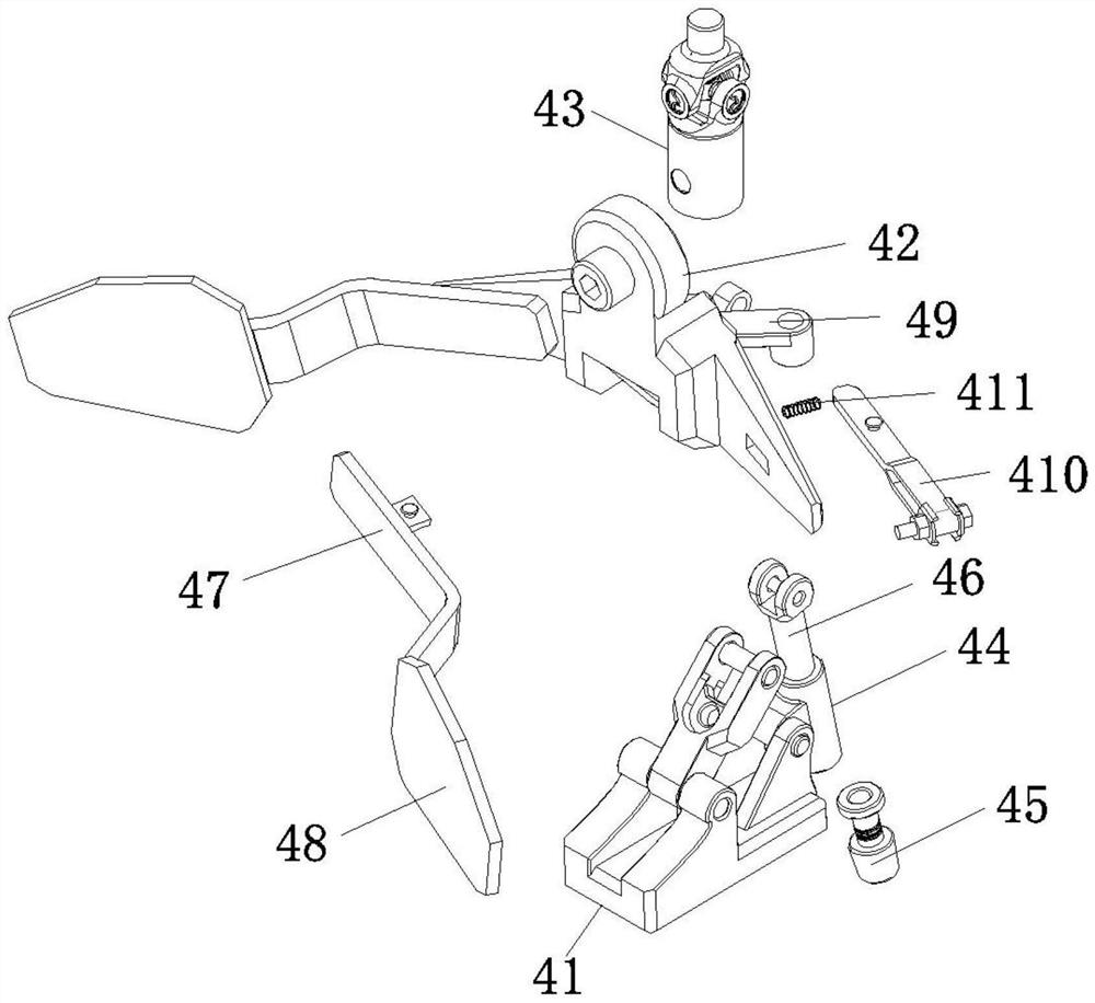 Auxiliary lug erecting device for livestock breeding and using method