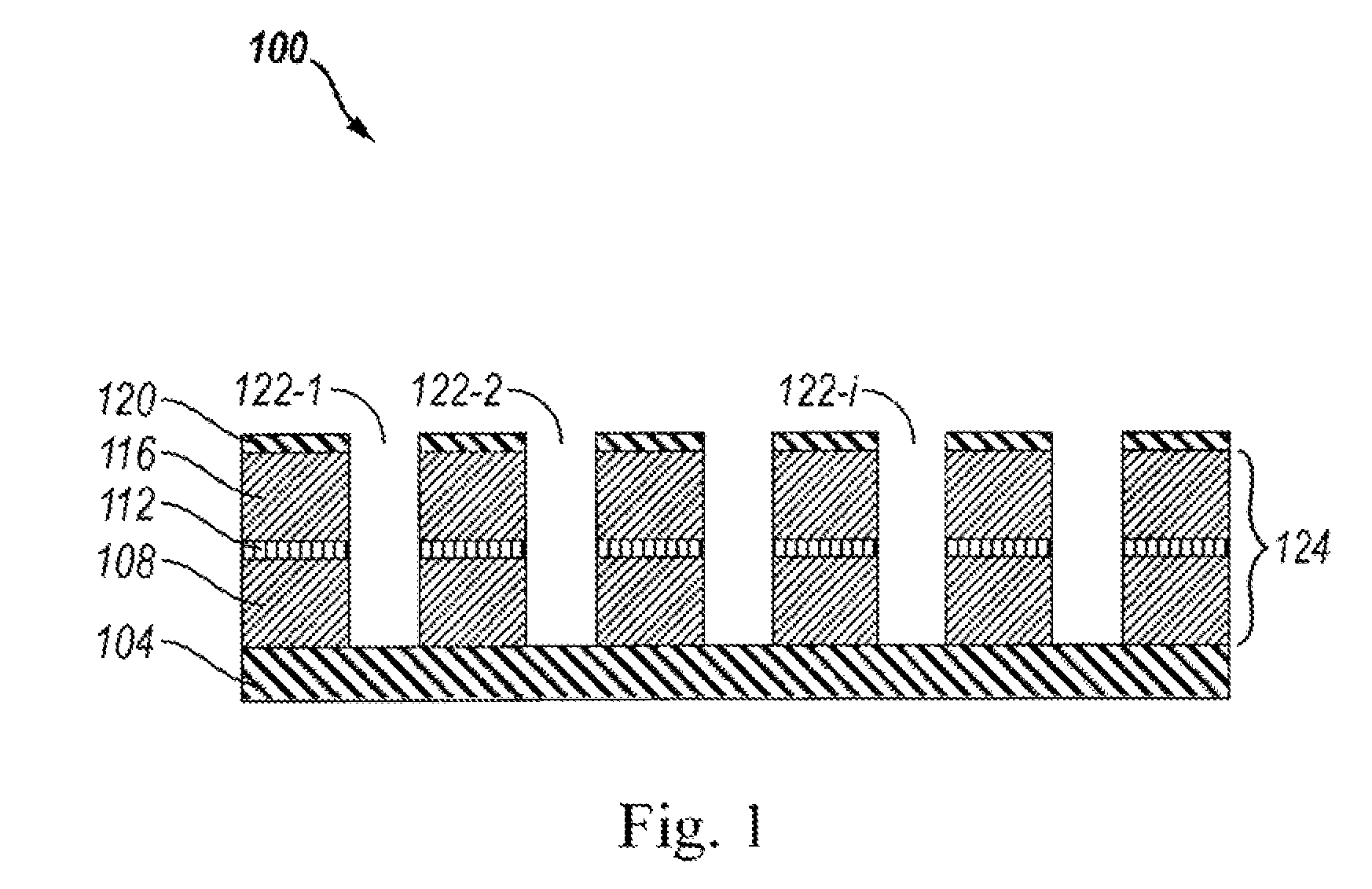 LED including photonic crystal structure