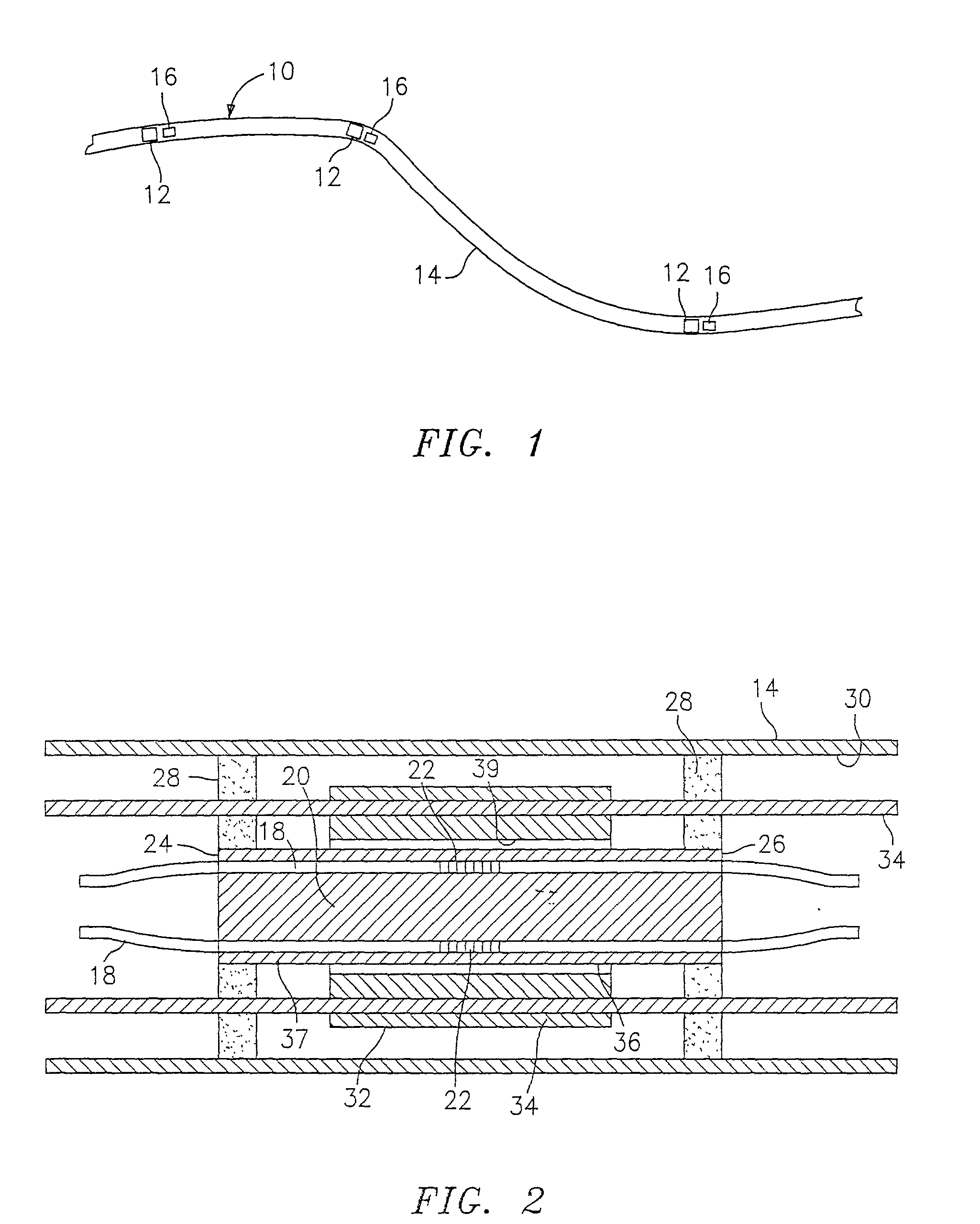 Fiber optic curvature sensor for towed hydrophone arrays