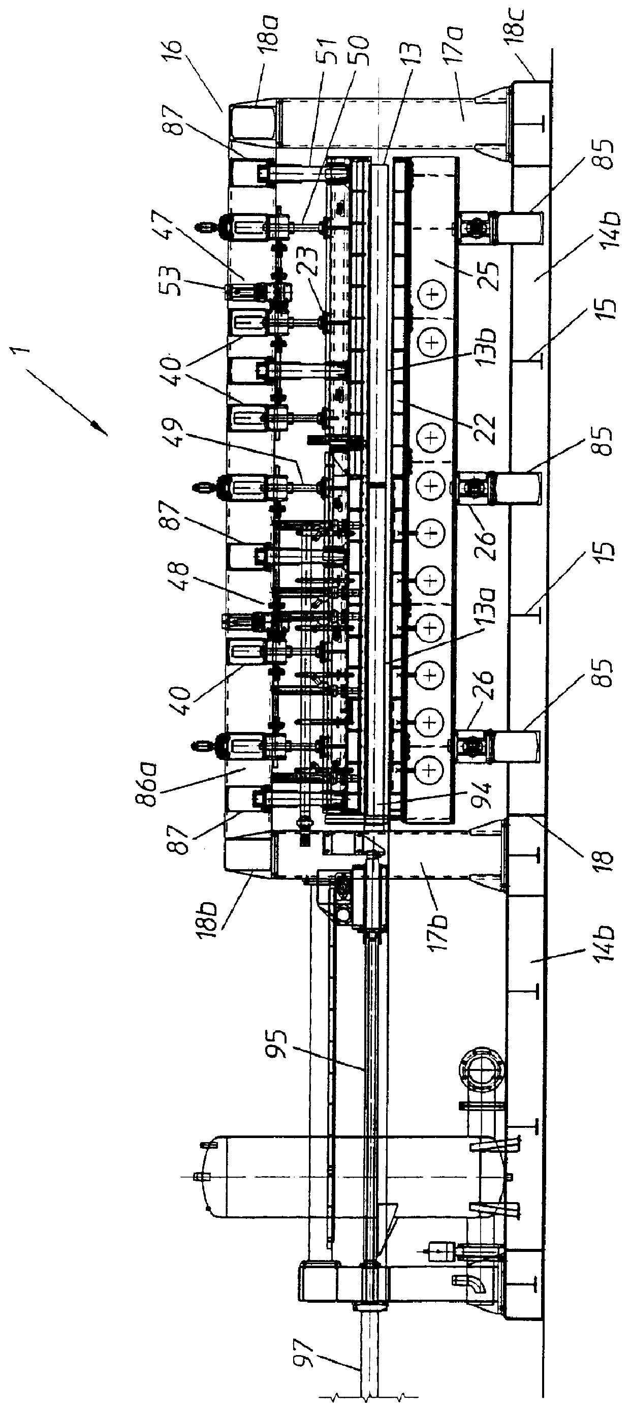 Adjustable wall apparatus for molding a continuous foamed plastics element