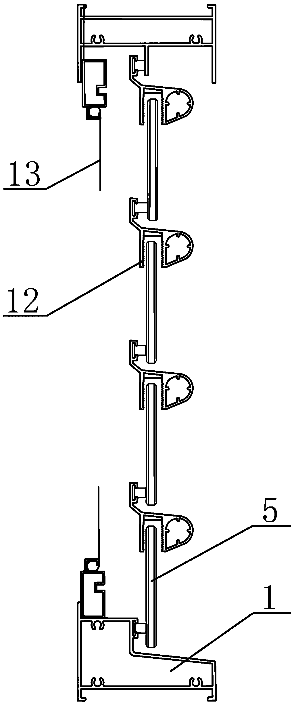 Shutter and installation and use method thereof