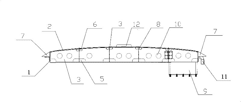 Low-section water tank for integrated carrying-type railway vehicle