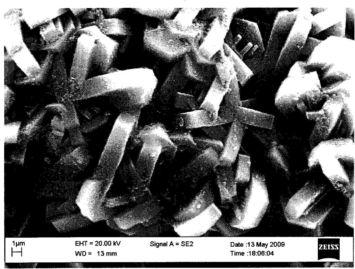 Porous zeolite molecular sieve coating material on surface of silicon carbide ceramics and preparation method thereof