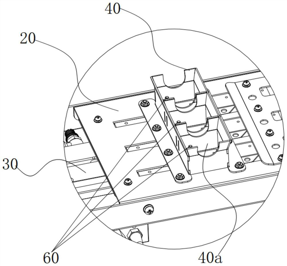 Feeding mechanism for intelligent power module connecting pieces and tapping device