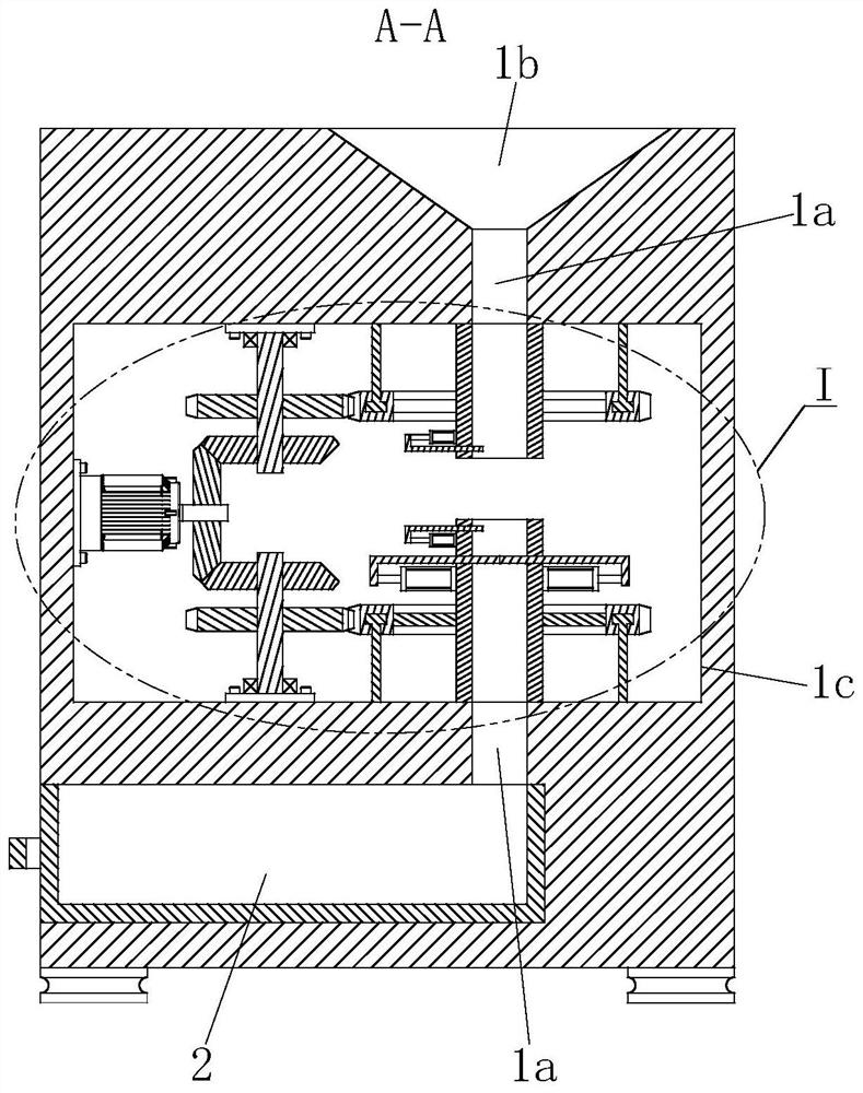 Torsion type treatment machine for assisting crushing treatment of can-shaped garbage