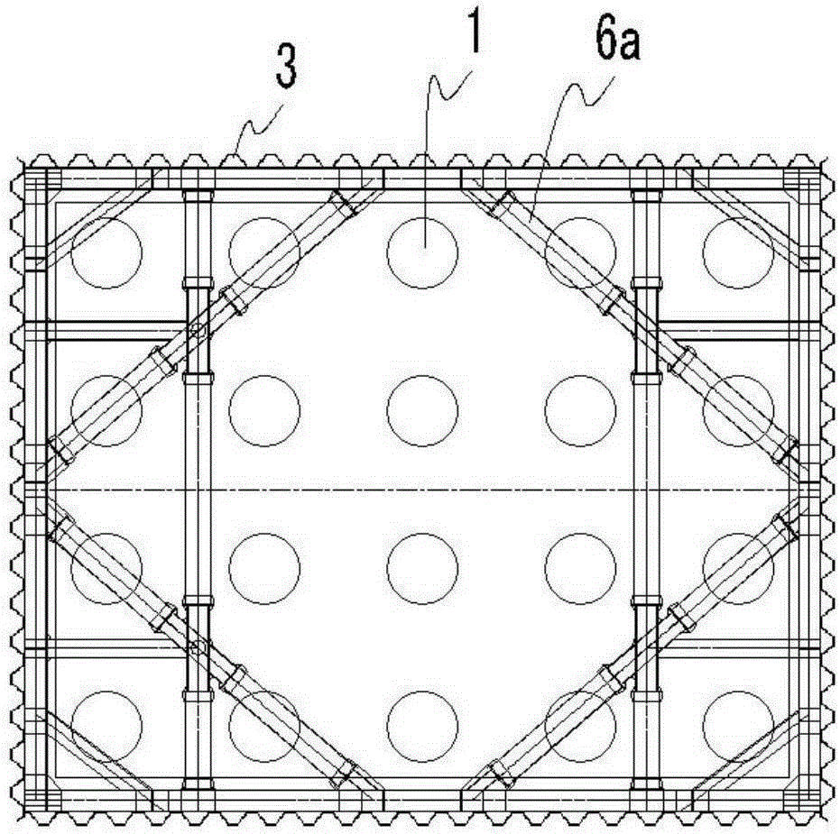 Enclosing type deepwater platform construction method based on condition of sand backfilling balance method