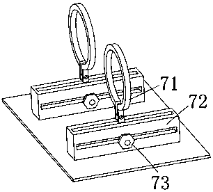 Head supporting device and threaded pipe angle adjusting system for anaesthesia operation