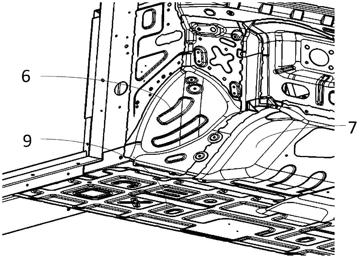 Downward-bending longitudinal beam and vehicle