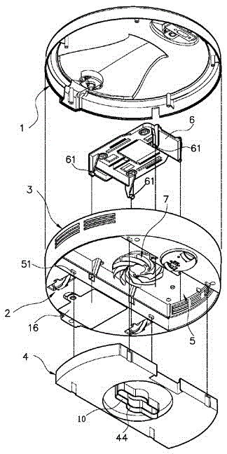 Self-propelled vacuum cleaner for easy cleanup