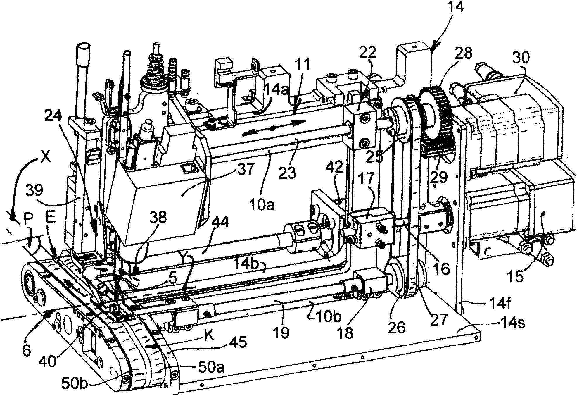 Overlock machine for assembling mesh-like laps with a transverse thread