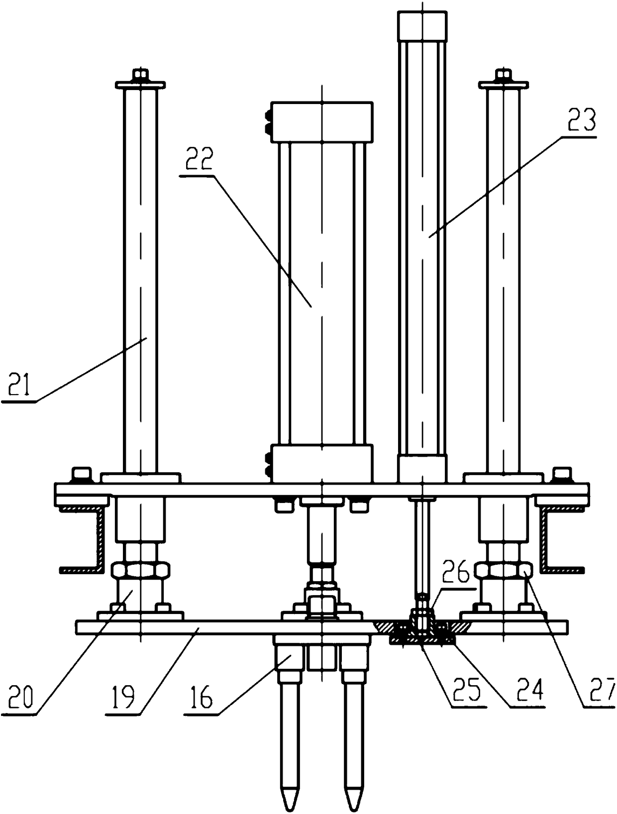 Punching machine for integral ceramic fiber module