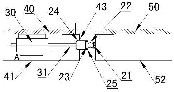 Automatic telescopic sealing device for compact shelves