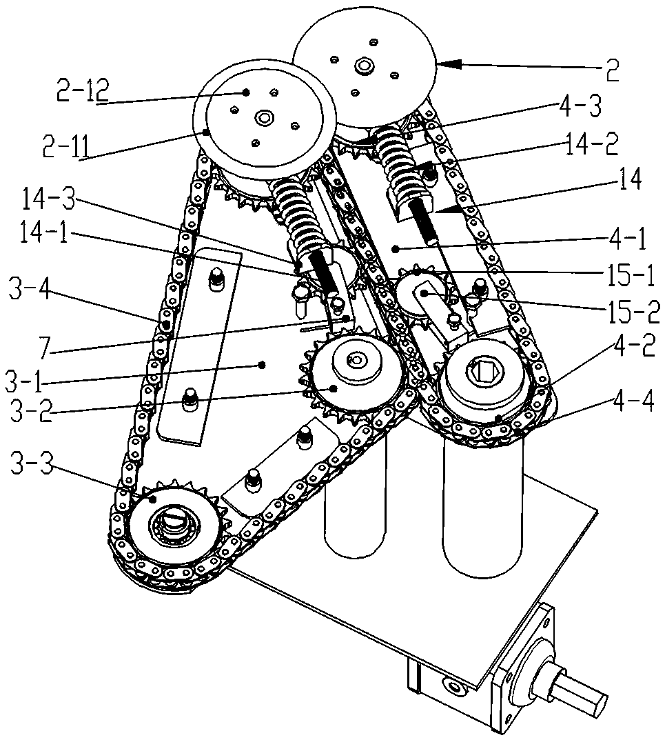 Triangular chained clamping and cutting system for small garlic harvester