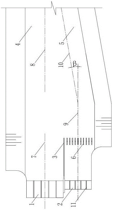 A method of eliminating the suction vortex of the water inlet of the pumping station under the condition of the in-line layout of the gate station