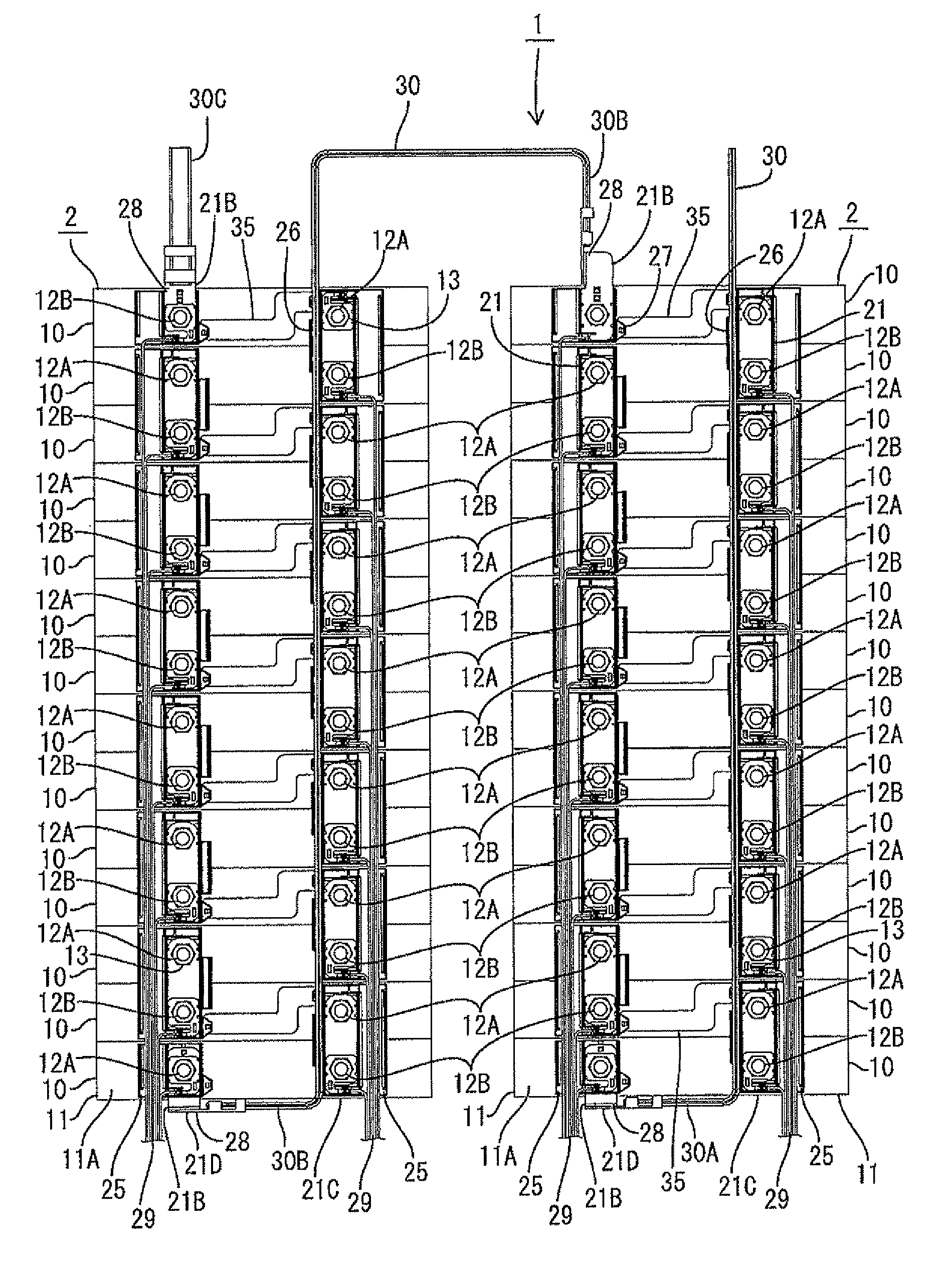 Battery connecting assembly