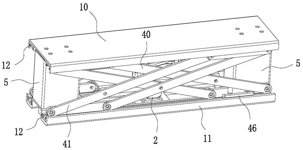 Lifter with short mounting distance and large stroke