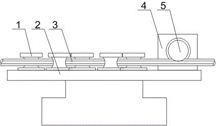 Roller assembly for transmitting after stranding of multiple copper stranded wires