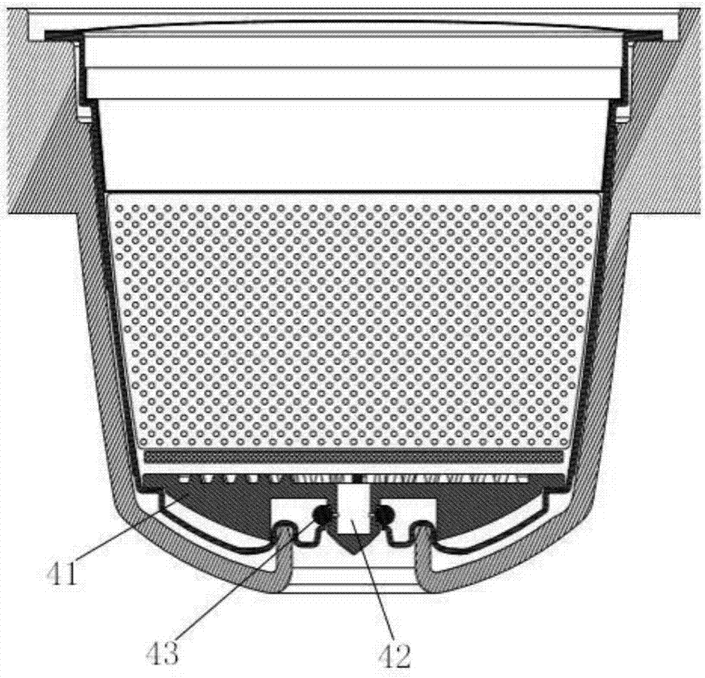 Beverage ingredient container achieving stable-pressure outputting