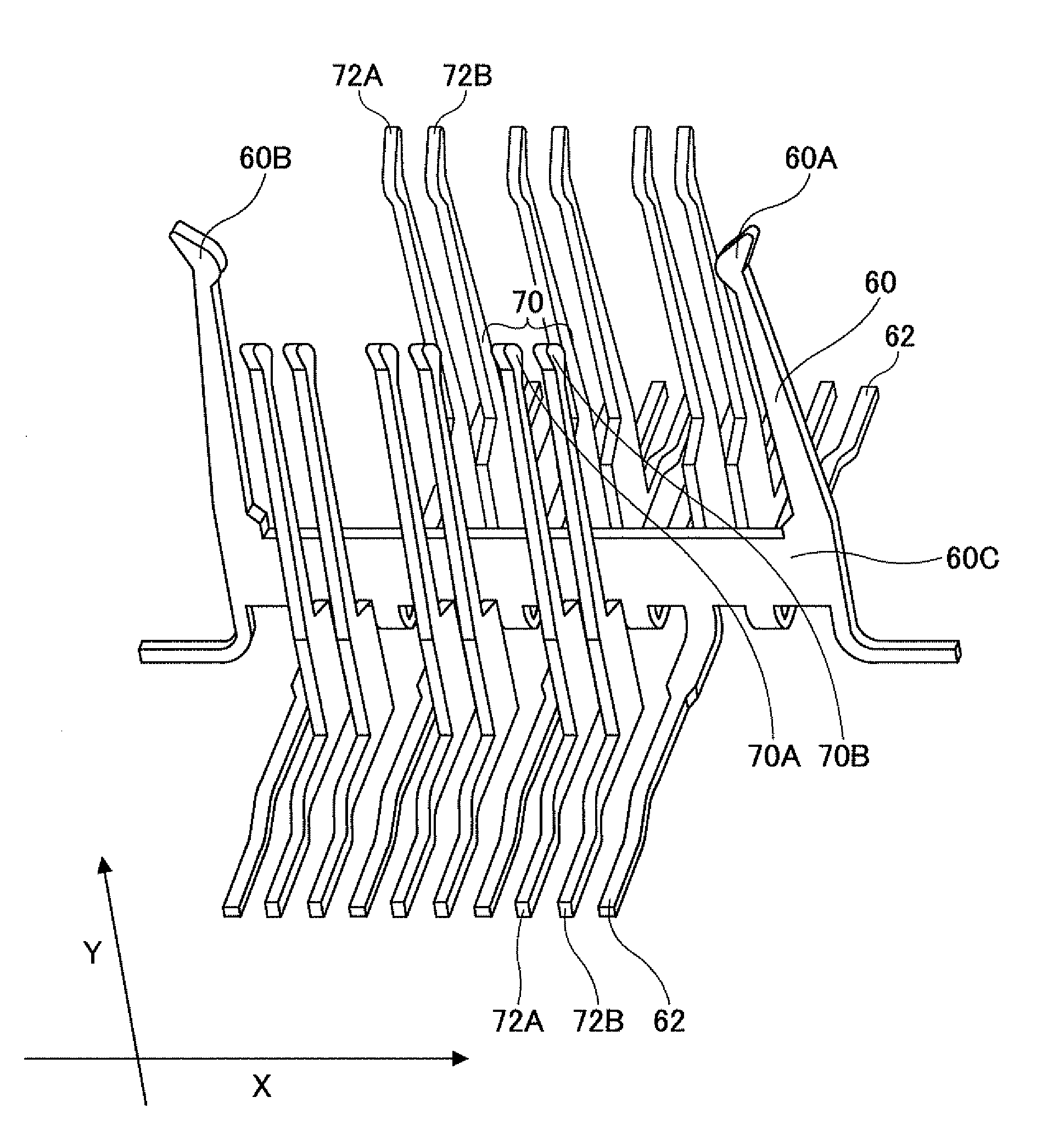 Connector and connector combination for balanced transmission