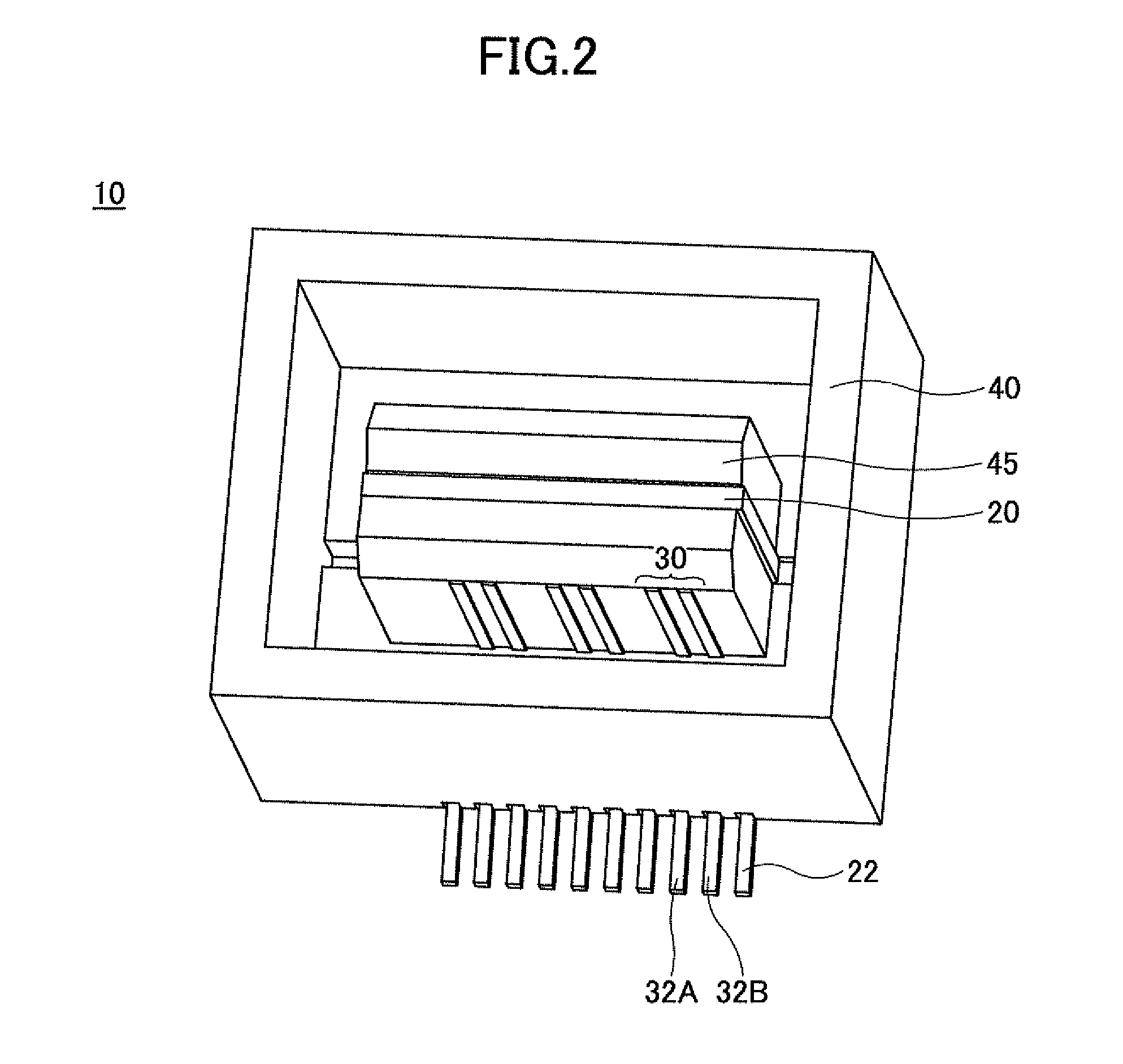 Connector and connector combination for balanced transmission