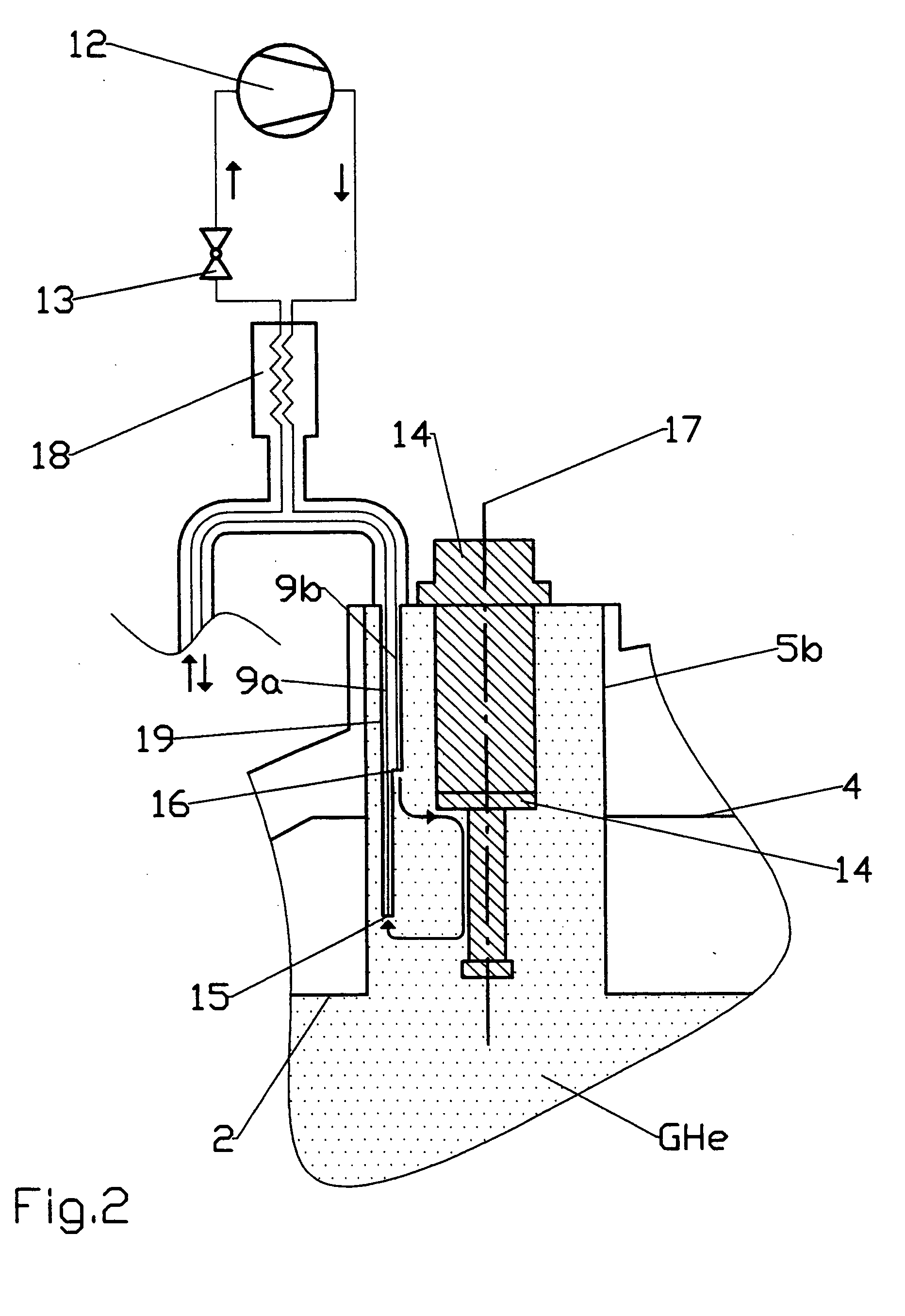 NMR spectrometer with common refrigerator for cooling an NMR probe head and cryostat