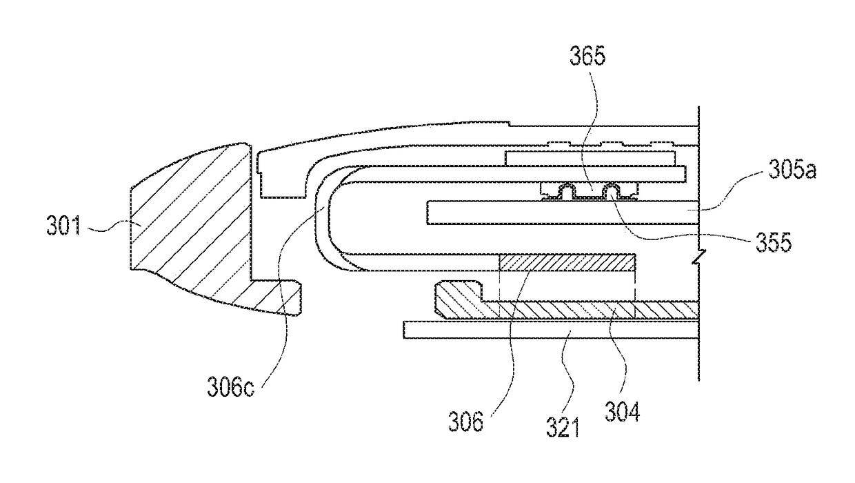 Electronic device with electromagnetic shielding member