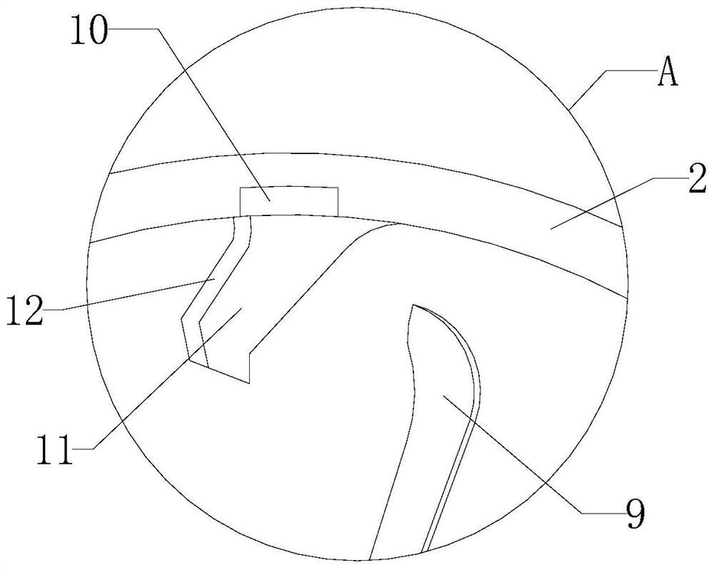 Anti-winding straw crushing device