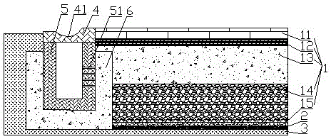 A road drainage and water filtration structure