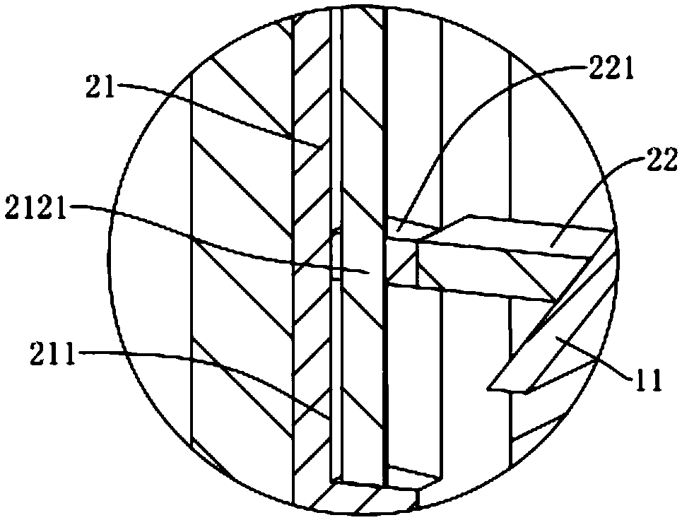 Welding device with semi-closed space