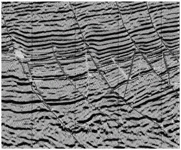 Low order fault interpretation method based on construction mode guidance