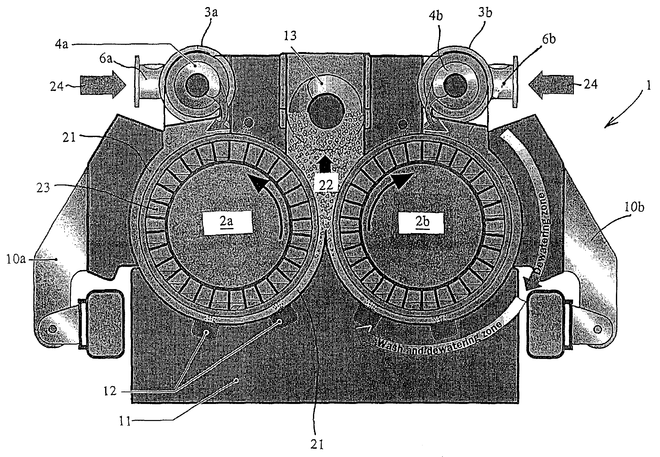 Method for distributing cellulose pulp of low and medium consistency in order to form a uniform pulp web