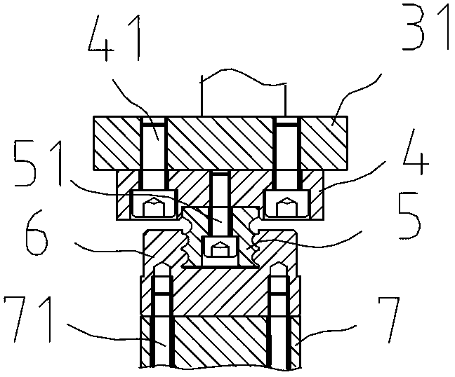 Chip-free cutting apparatus used for plastic section bar