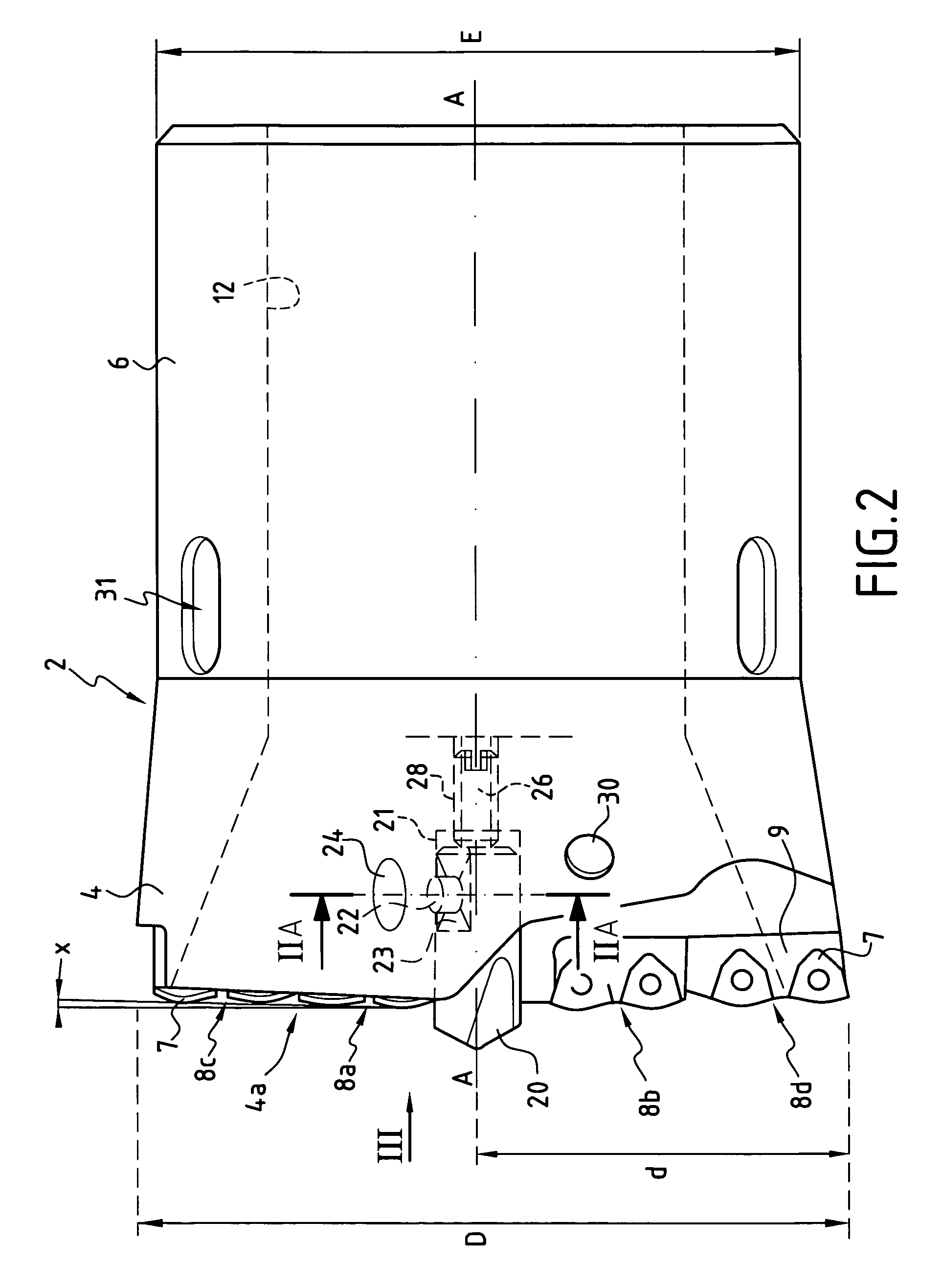 Deep hole boring head and deep hole boring method for boring a production piece