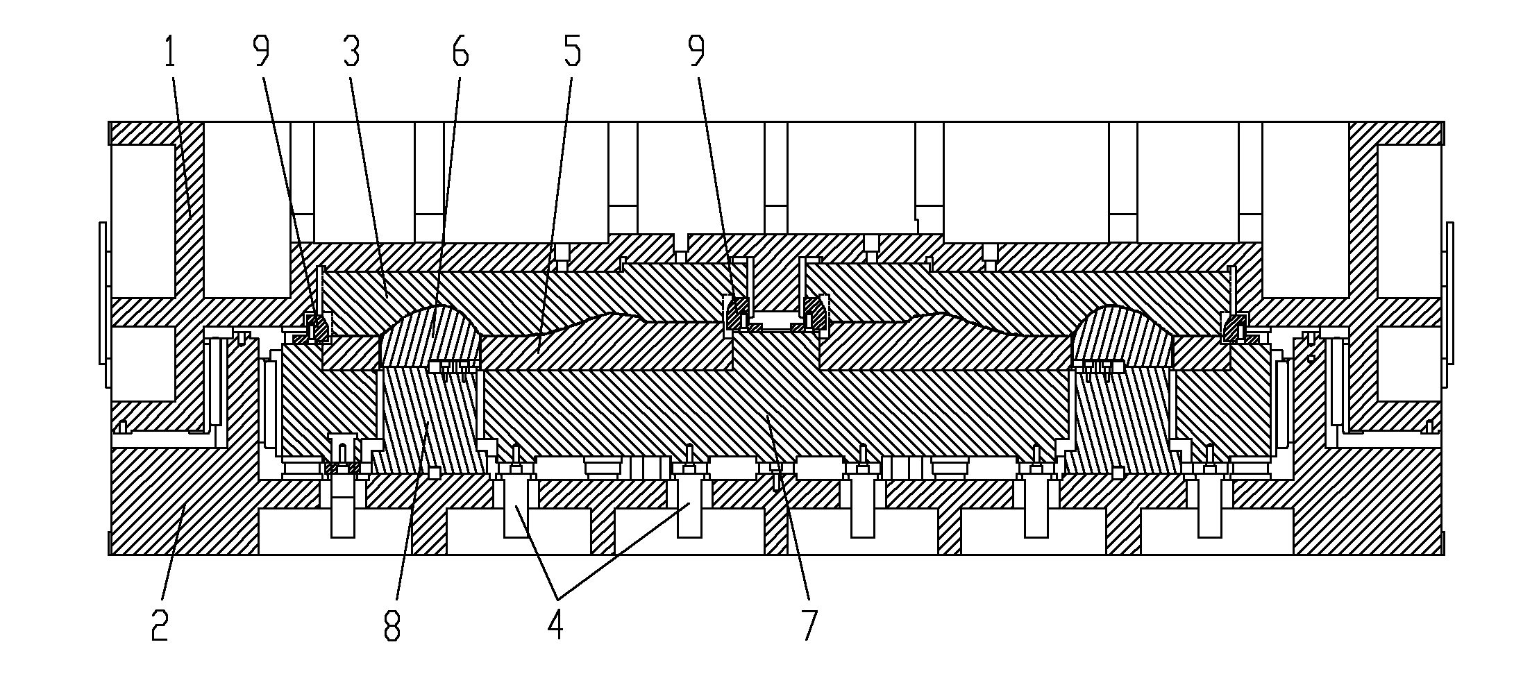 Method and die for molding backseat side cover plate of automobile