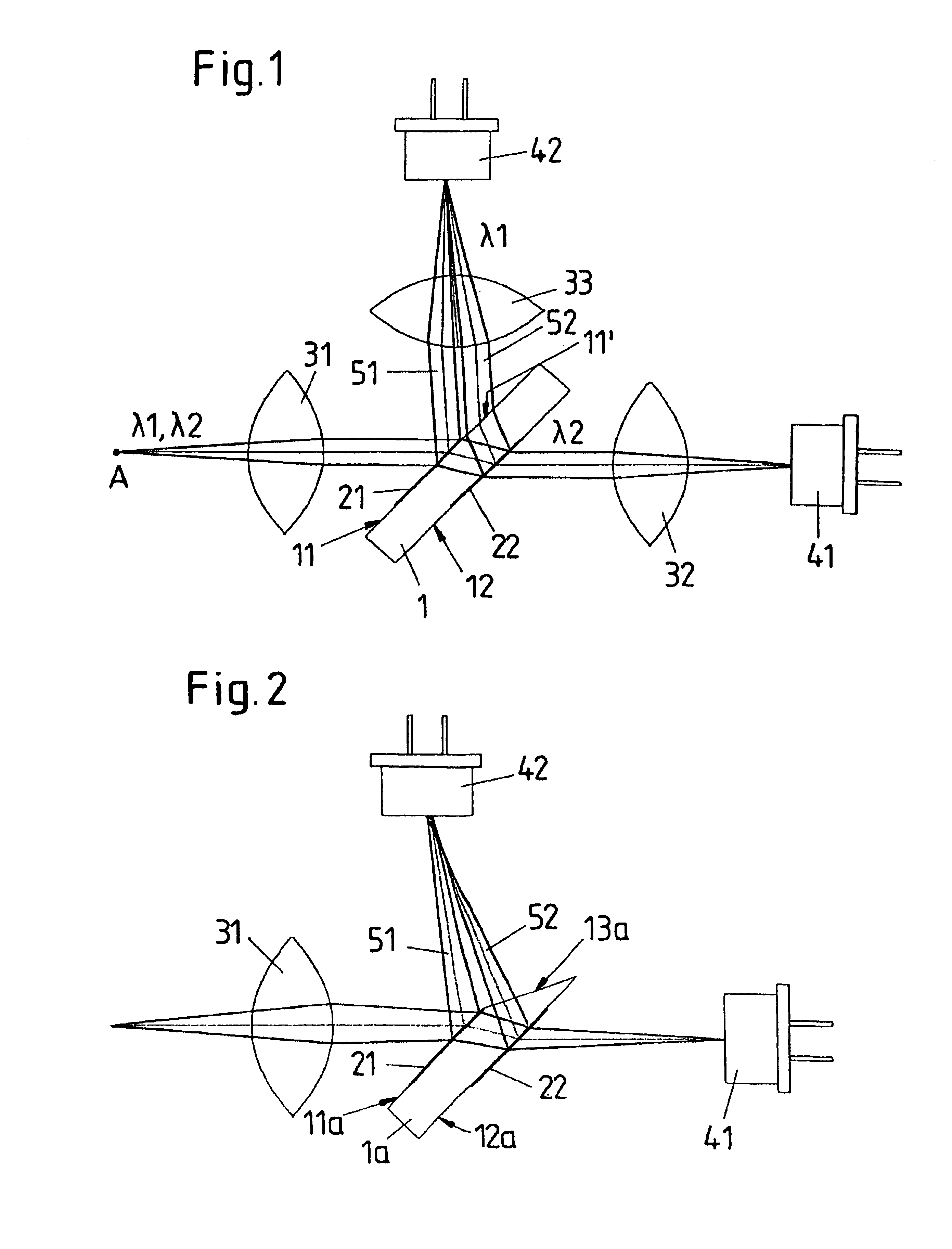 Apparatus for demultiplexing optical signals at a large number of wavelengths