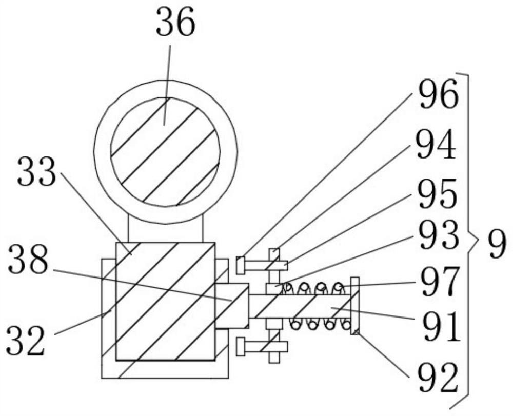 Sewing machine with thread-tangle-proof structure