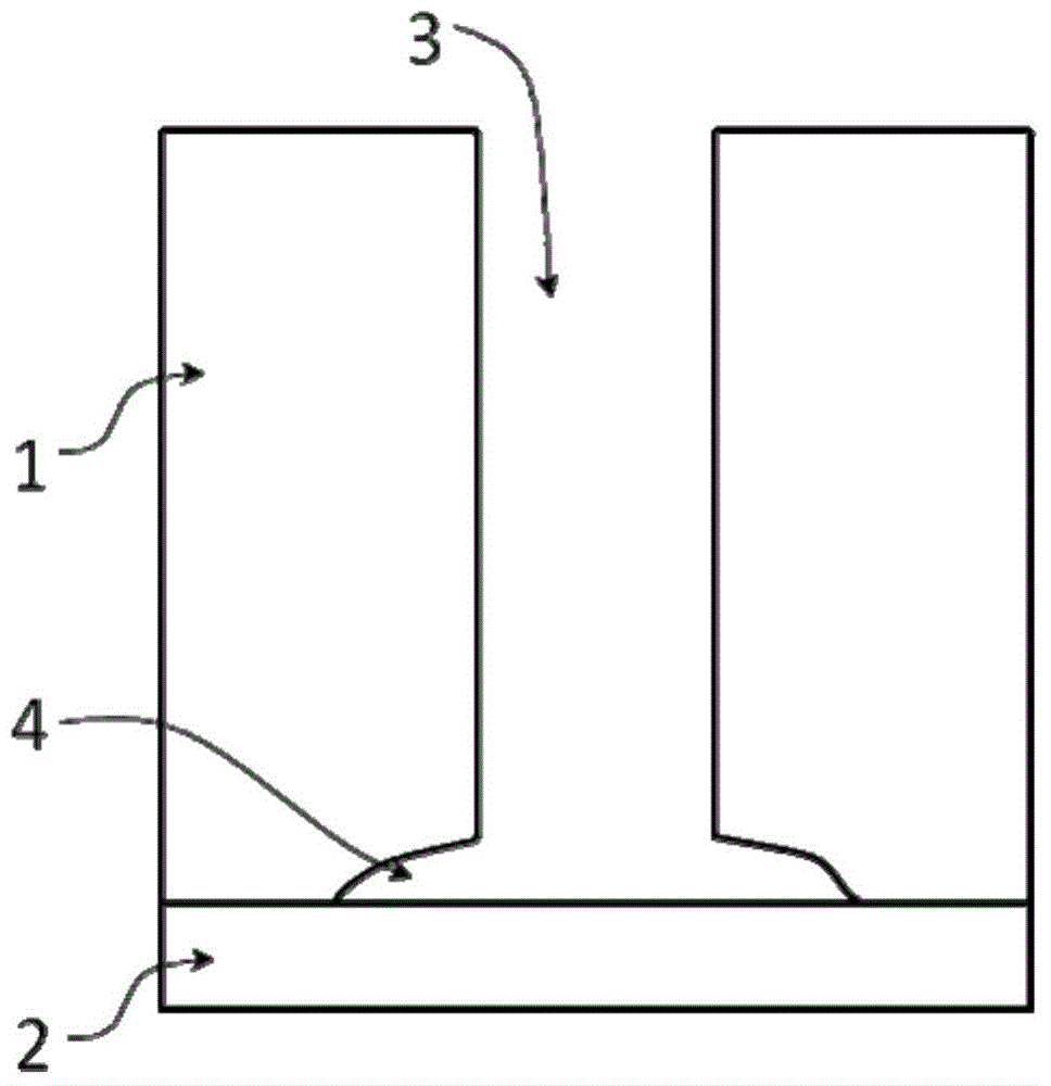 Method of restraining notch appearing at bottom of hole during etching process, and hole forming method