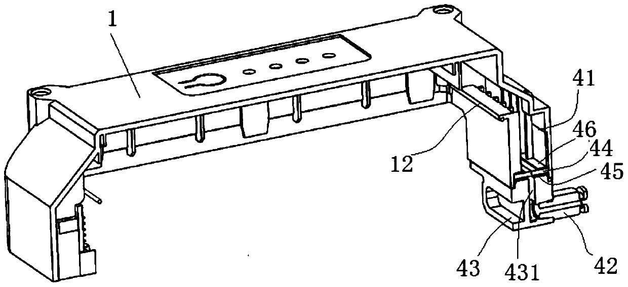 Battery box with heat dissipation structure