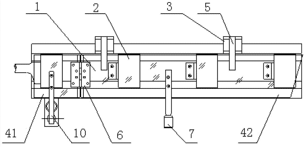 Conveyor device of packing machine for small tobacco packets made of transparent paper