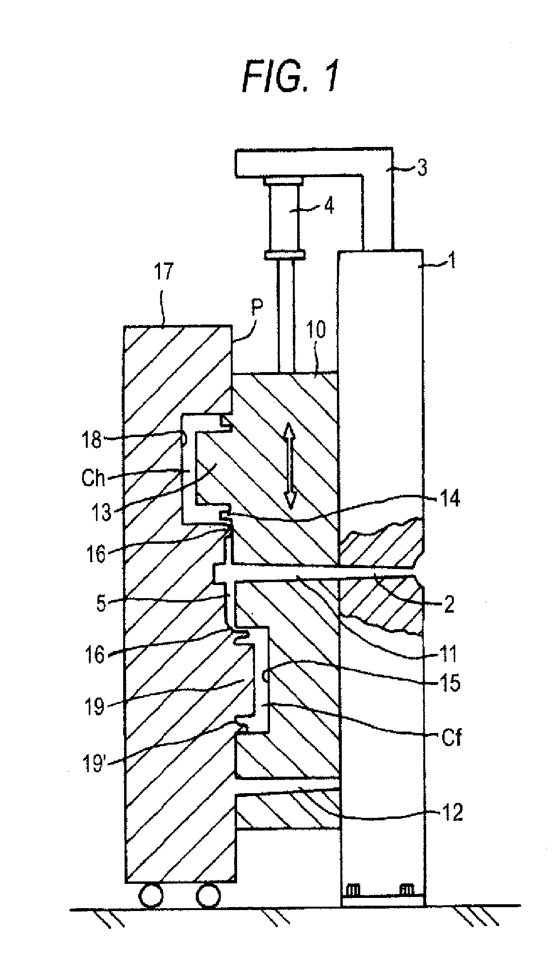 Method and apparatus for forming hollow moldings having thin film on inner surface